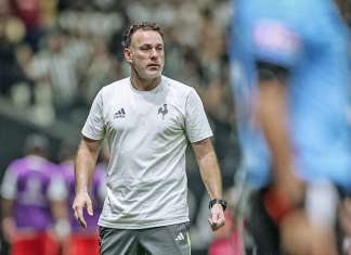 Milito prega respeito e alerta para volta na Argentina