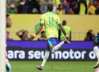 Brasil goleia Peru e sela a paz com a torcida