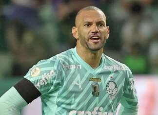 Weverton pode ser punido após empurrar Pikachu contra câmera