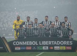 Ônibus do Atlético Mineiro sofre atraso em Buenos Aires