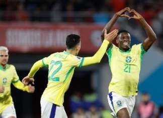 Dupla do Botafogo celebra fim de jejum de 26 anos na Seleção
