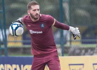 Goleiro Léo Lang renova com o Clube do Remo para 2025