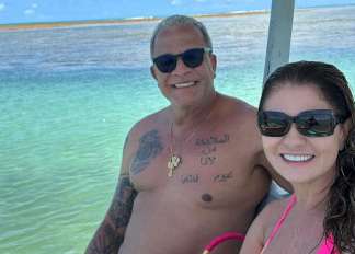 Hélio dos Anjos curte praia e dá recado após vencer o Paysandu