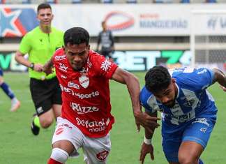 De virada, Paysandu vence Vila Nova na despedida da Série B