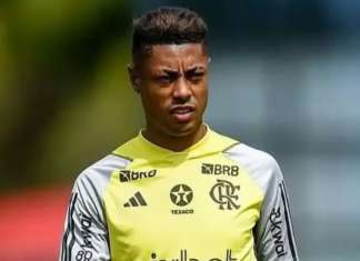 Bruno Henrique chora com ação da PF e pede para jogar