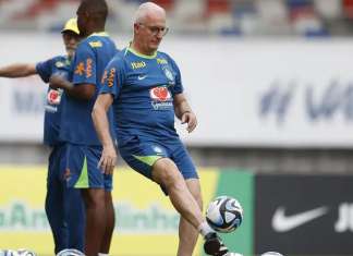 Dorival tem baixas na véspera de jogo contra a Venezuela