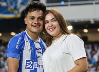 Esli García encerra temporada com declaração para namorada