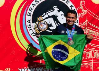Atleta paraense recebe homenagem em torneio de Kung Fu