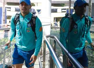Seleção desembarca em Salvador para jogo contra o Uruguai