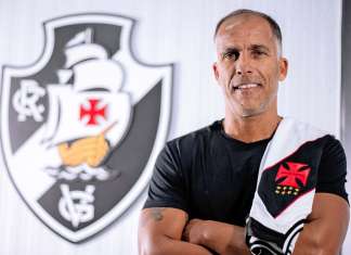 Vasco: Felipe valoriza evolução e volta à função de diretor