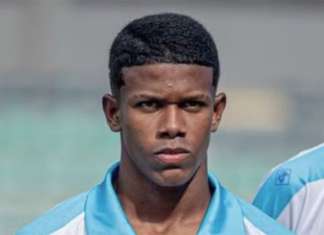 Torcida se une por jogador que perdeu a perna em acidente