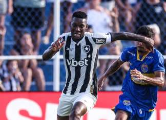 Botafogo perde no Carioca e liga alerta antes da Supercopa