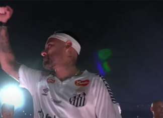 Neymar é recebido com festa no retorno ao Santos