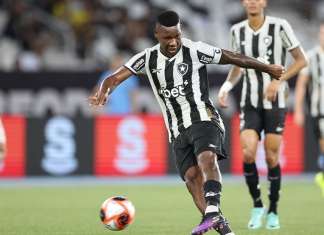 Patrick de Paula marca e Botafogo vence o Bangu por 2 a 0