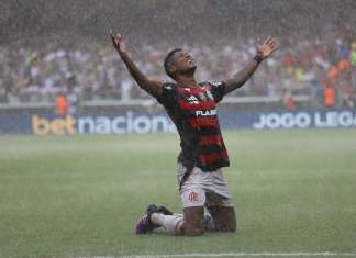 É muita água! Chuva para Flamengo x Botafogo; veja imagens