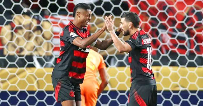 Arrascaeta decide e Flamengo estreia com vitória na Copa de Clubes