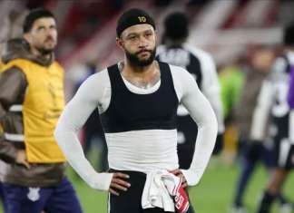 Corinthians busca acordo com Depay para quitar dívida milionária