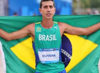 Caio Bonfim é medalha de prata nos 10 km de marcha atlética