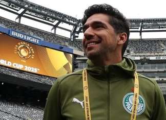 ‘Sonhar não custa nada’: verso do Carnaval embala Palmeiras