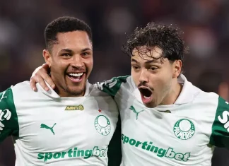 Palmeiras vira sobre o Fluminense e volta a brigar pelo topo