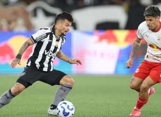 Botafogo vence o Bragantino e abre vantagem nas oitavas