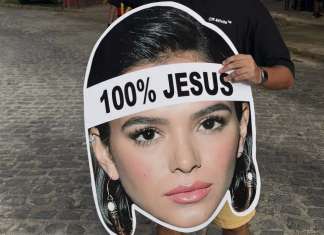 Polícia proíbe máscaras de Marquezine para provocar Neymar