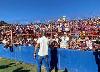 Vojvoda chora na despedida e torcida do Fortaleza pede: “fica”