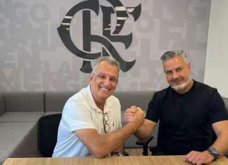 Presidente do Flamengo diz não pensar em demissão de José Boto
