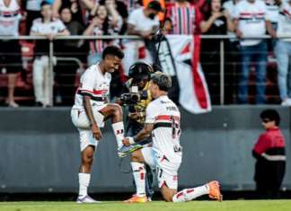 São Paulo bate Fluminense e dispara sob comando de Crespo