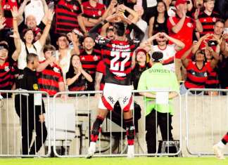 Flamengo bate o Inter e abre vantagem nas oitavas da Libertadores