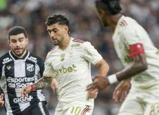 Flamengo empata com o Ceará e vê Cruzeiro encostar na liderança