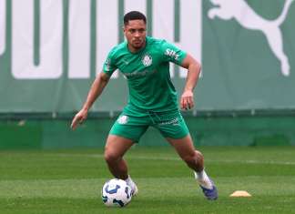 Vitor Roque tem última chance de superar marca da Europa