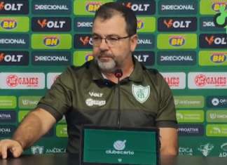 América Mineiro confirma demissão do técnico Enderson Moreira