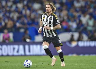 Lyanco apaga post homofóbico após eliminação do Atlético-MG