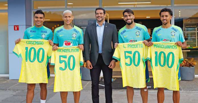 Marquinhos, Casemiro, Paquetá e Richarlison são homenageados