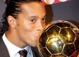 Ronaldinho Gaúcho entregará Bola de Ouro; veja onde assistir