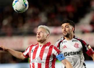Flamengo vence nos pênaltis e avança à semifinal da Libertadores