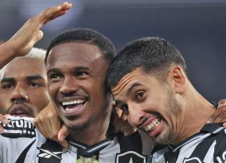 Botafogo vence confronto direto contra o Bahia e entra no G4