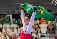 Maria Clara Pacheco conquista ouro no Mundial de Taekwondo