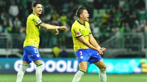 Palmeiras vira, goleia e dispara na liderança do Brasileirão