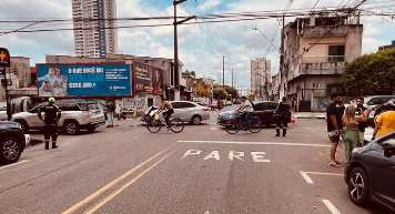 Deiveson mostra sinalização de ‘PARE’ em cruzamento após acidente