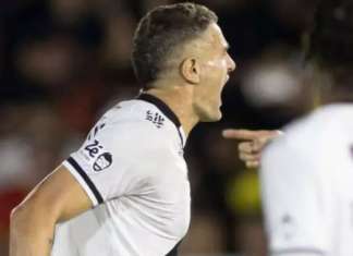 Vegetti brilha, Vasco supera Bragantino e chega à 4ª vitória seguida