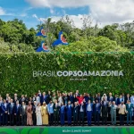 Líderes mundiais posam para foto oficial na Cúpula pré-COP30 em Belém