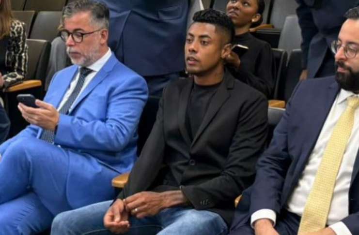 Bruno Henrique escapa de suspensão, mas leva multa em R$ 100 mil no STJD