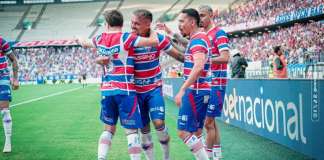 Vitória diminui risco de queda do Fortaleza e vê o do Santos subir