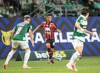 Palmeiras joga mal em casa e dá chance para Flamengo abrir vantagem