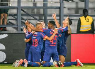 Bragantino goleia e empurra o Vitória de volta ao Z-4