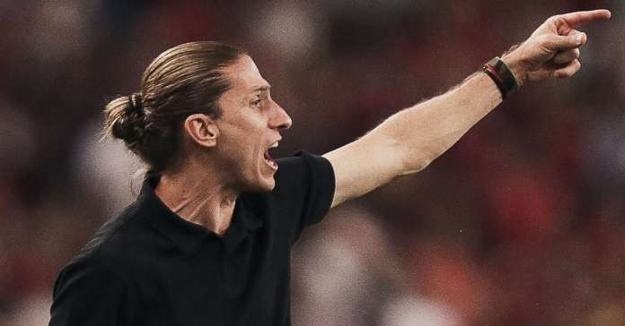 Filipe Luís chega a acordo com Flamengo e renova até 2027
