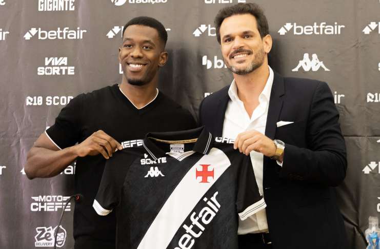 Vasco renova com Carlos Cuesta e mira zagueiro do Colo-Colo