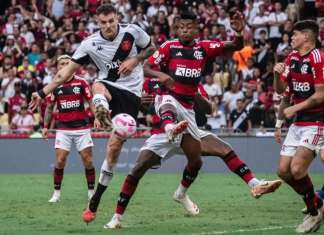 Flamengo altera estratégia e escala time principal contra o Vasco